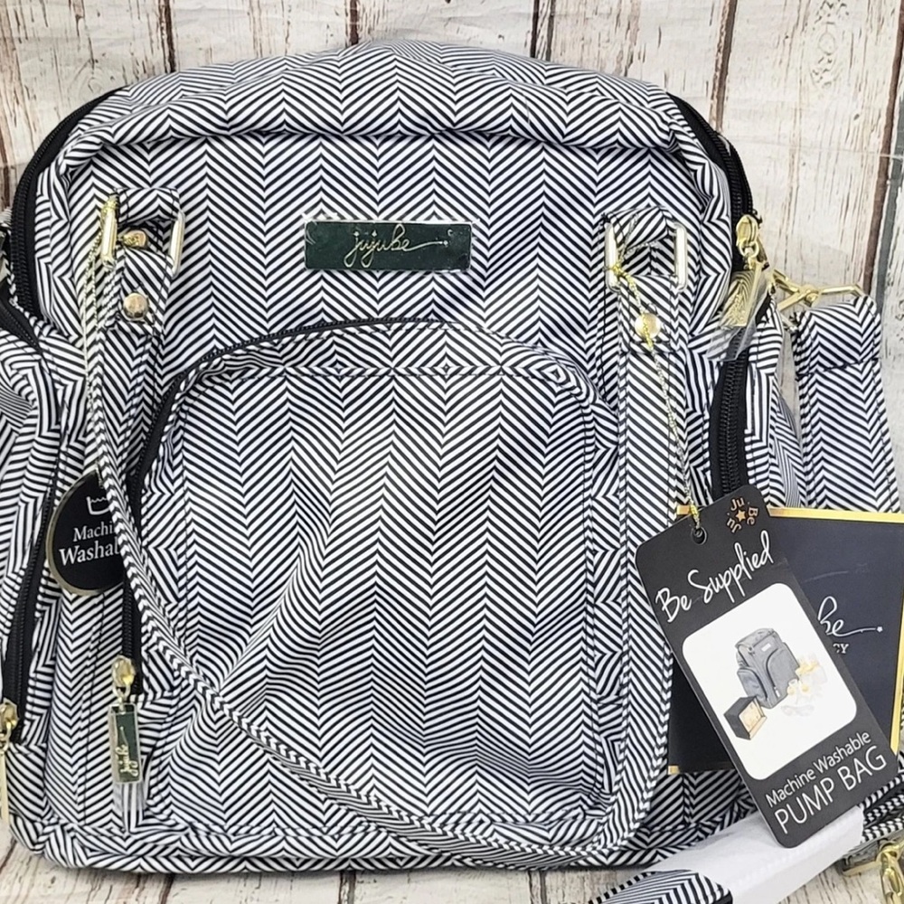 Ju-Ju-Be Chevron Backpack in Black and White
